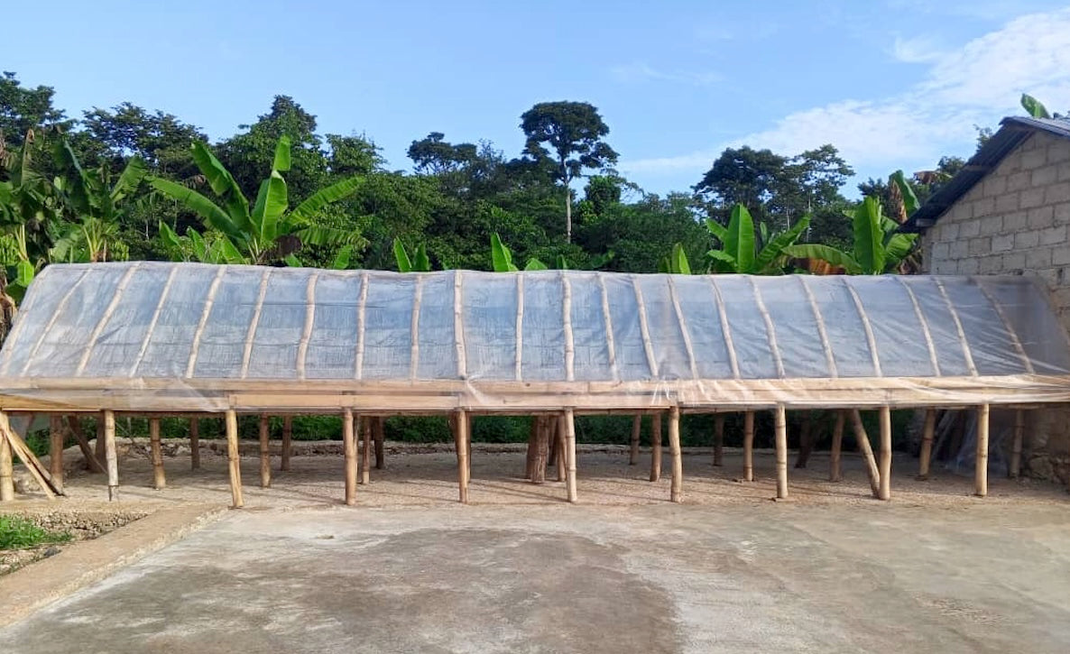 Trois séchoirs à Baptiste
